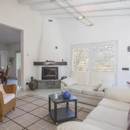 Willa Bonga Sleeps 6 Agra