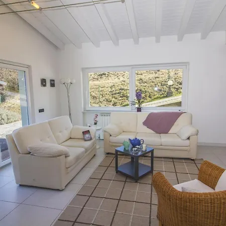 Willa Bonga Sleeps 6